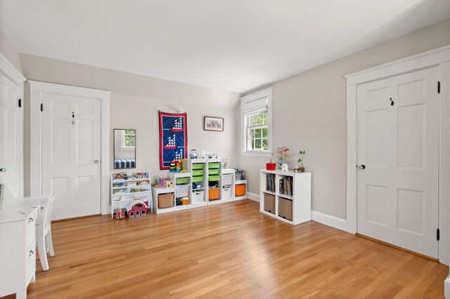 16 Brookline Street, Nashua, NH 03064
