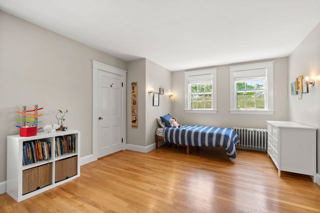 16 Brookline Street, Nashua, NH 03064