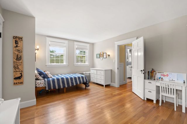 16 Brookline Street, Nashua, NH 03064