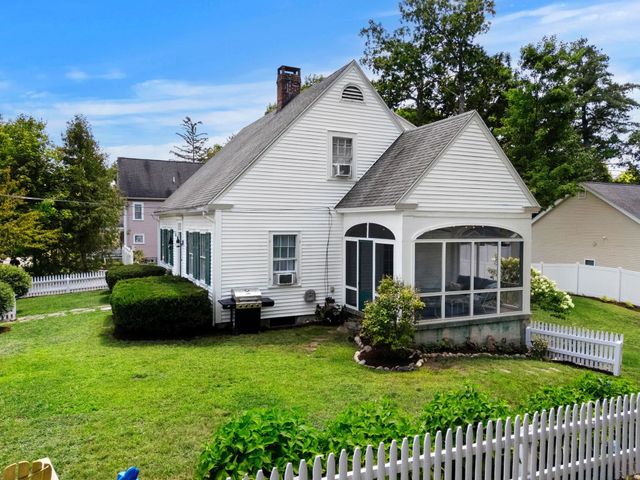 16 Brookline Street, Nashua, NH 03064
