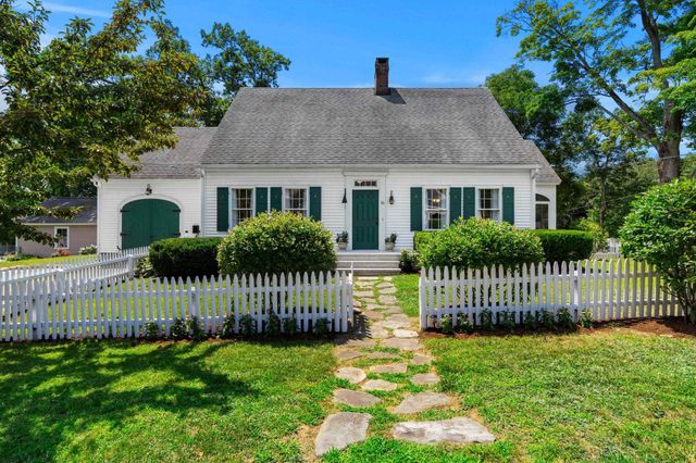 16 Brookline Street, Nashua, NH 03064
