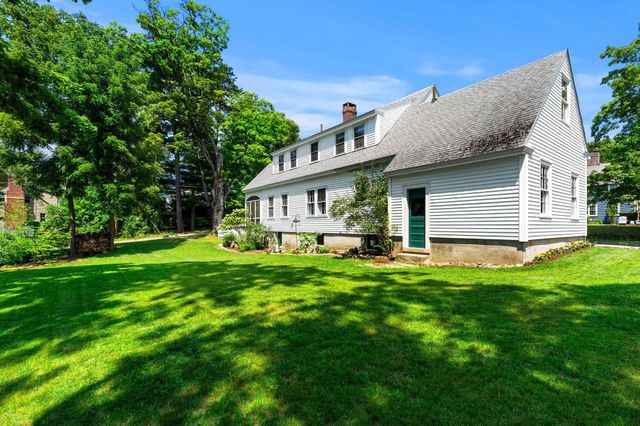 16 Brookline Street, Nashua, NH 03064