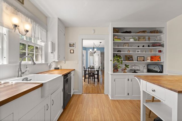 16 Brookline Street, Nashua, NH 03064