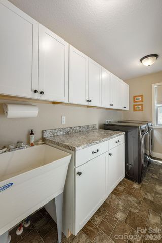 149 Hiwassee Road, Lake Toxaway, NC 28747