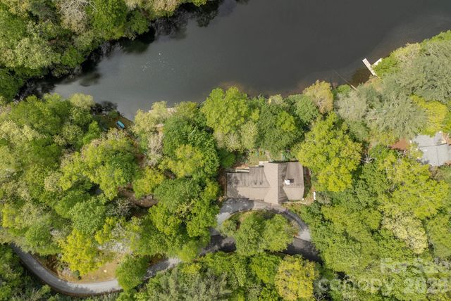 149 Hiwassee Road, Lake Toxaway, NC 28747