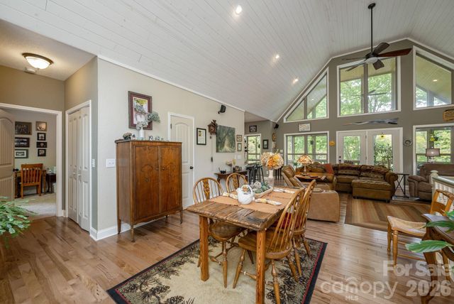 149 Hiwassee Road, Lake Toxaway, NC 28747