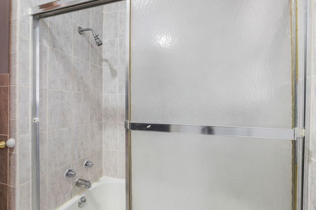 2623 W Berwyn Avenue, Chicago, IL 60625