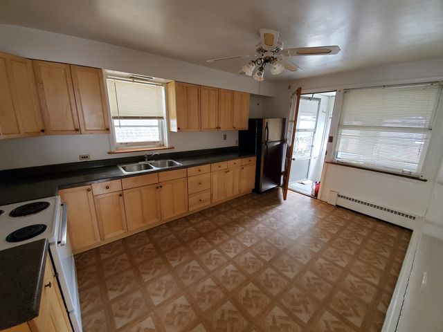 2623 W Berwyn Avenue, Chicago, IL 60625