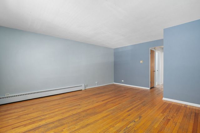 2623 W Berwyn Avenue, Chicago, IL 60625