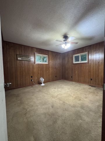 109 Dogwood Hills Dr, Paris, TN 38242