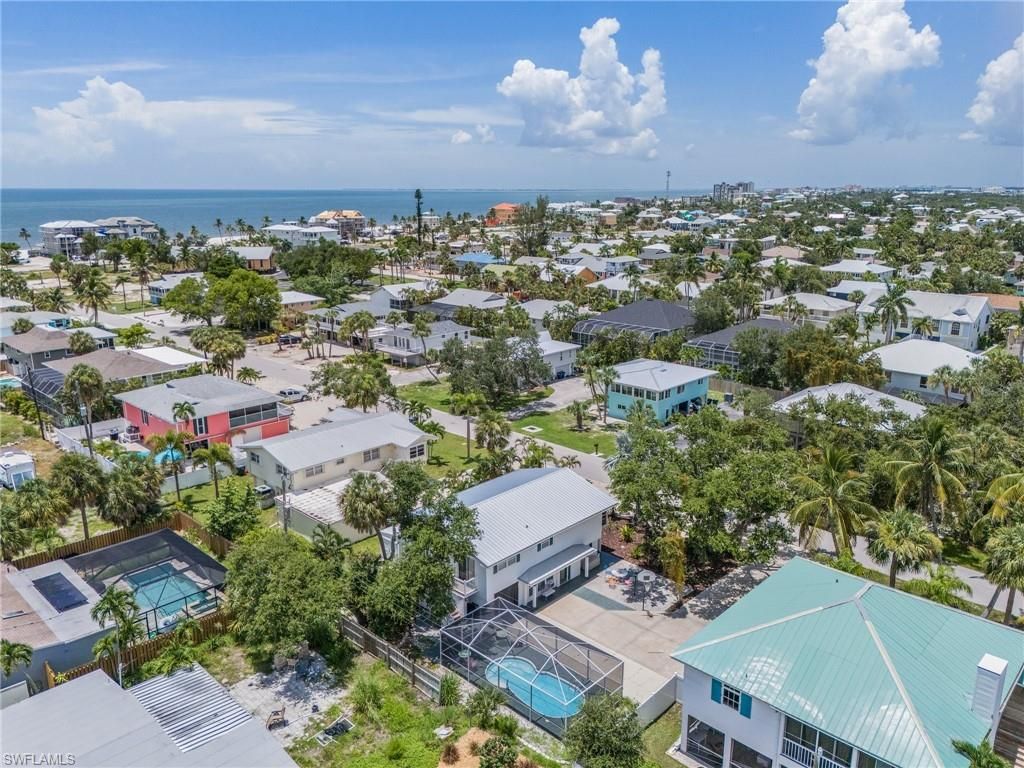 140 Bay Mar DR, FORT MYERS BEACH, FL 33931 — photo 2