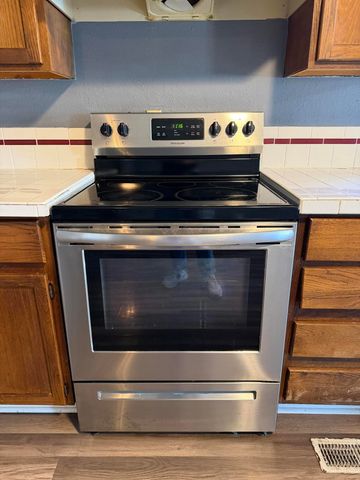 2119 N Howard Avenue, Springfield, MO 65803