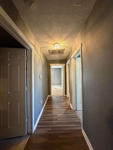 2119 N Howard Avenue, Springfield, MO 65803