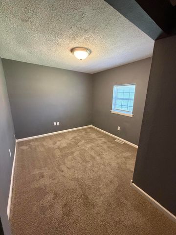 2119 N Howard Avenue, Springfield, MO 65803