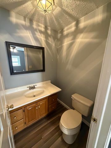 2119 N Howard Avenue, Springfield, MO 65803