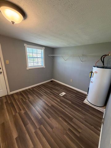 2119 N Howard Avenue, Springfield, MO 65803