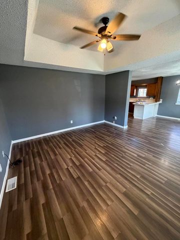 2119 N Howard Avenue, Springfield, MO 65803