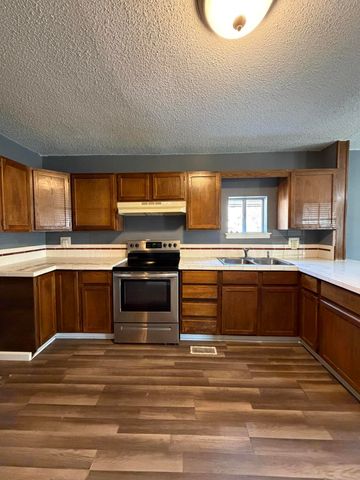 2119 N Howard Avenue, Springfield, MO 65803