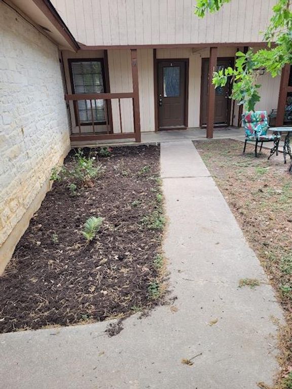 103 S Kaupo DR A, Bastrop, TX 78602