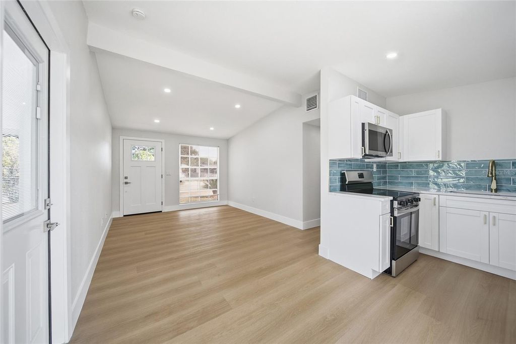 Image 3 of property listing at 5021 S 87TH STREET, Tampa, FL 33619