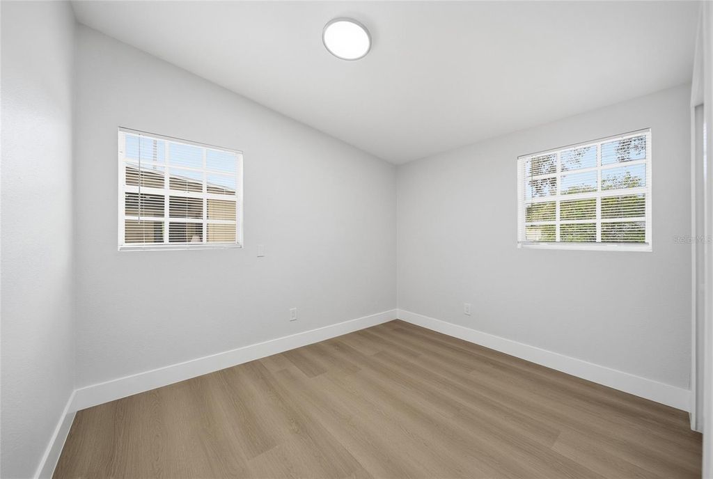 Image 7 of property listing at 5021 S 87TH STREET, Tampa, FL 33619