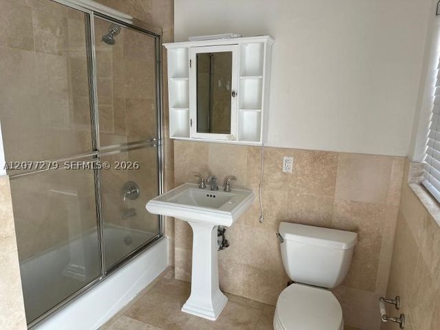 32 Camden Dr 9, Bal Harbour, FL 33154