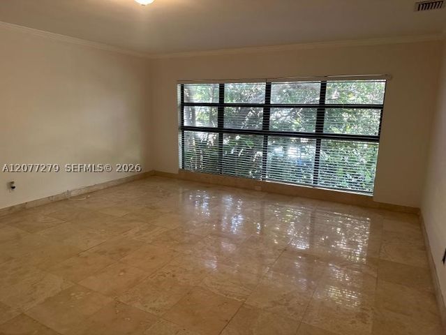 32 Camden Dr 9, Bal Harbour, FL 33154