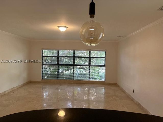 32 Camden Dr 9, Bal Harbour, FL 33154