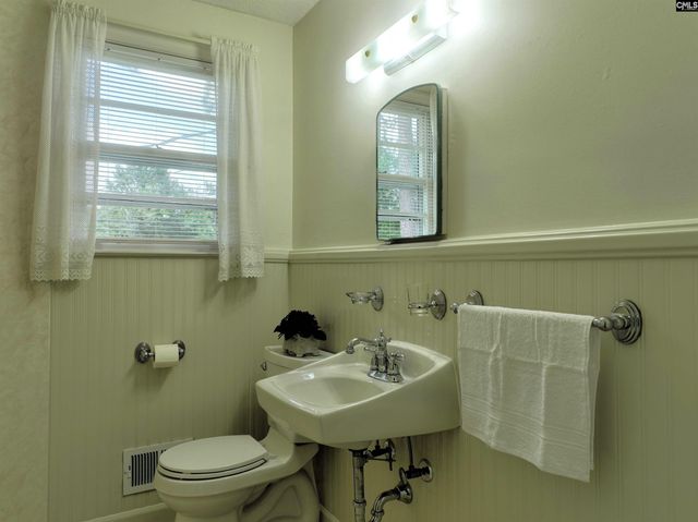 3223 Glendale Road, West Columbia, SC 29170