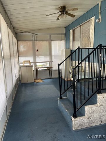 19 Lakewood Village, Shelby, NY 14103