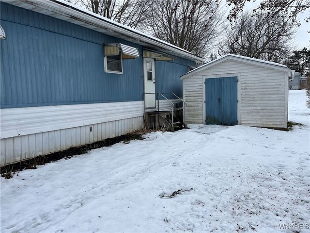 19 Lakewood Village, Shelby, NY 14103