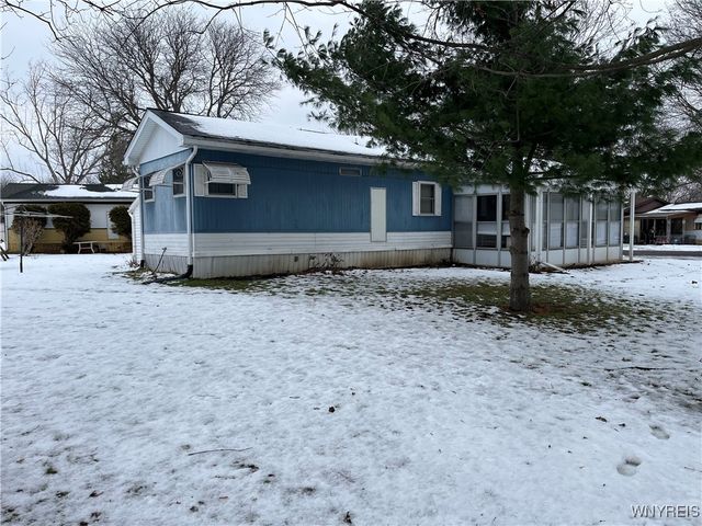 19 Lakewood Village, Shelby, NY 14103