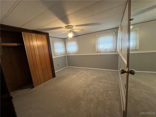 19 Lakewood Village, Shelby, NY 14103