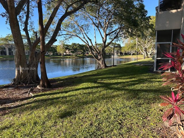 631 Cypress Lake Blvd M17, Deerfield Beach, FL 33064