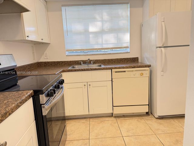 631 Cypress Lake Blvd M17, Deerfield Beach, FL 33064