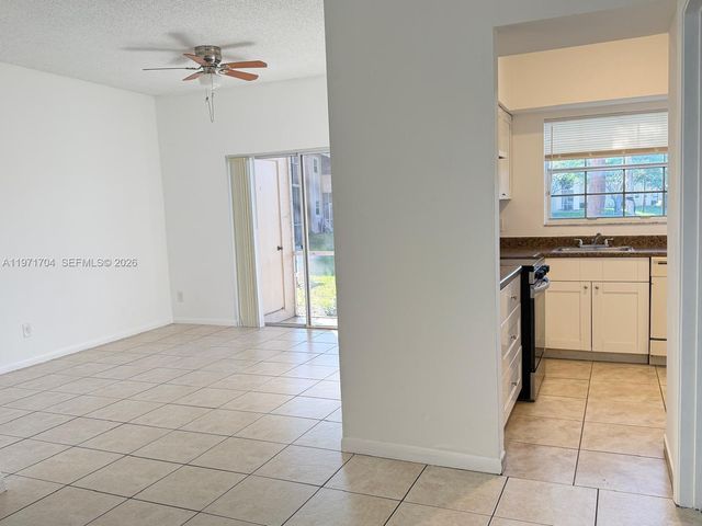 631 Cypress Lake Blvd M17, Deerfield Beach, FL 33064