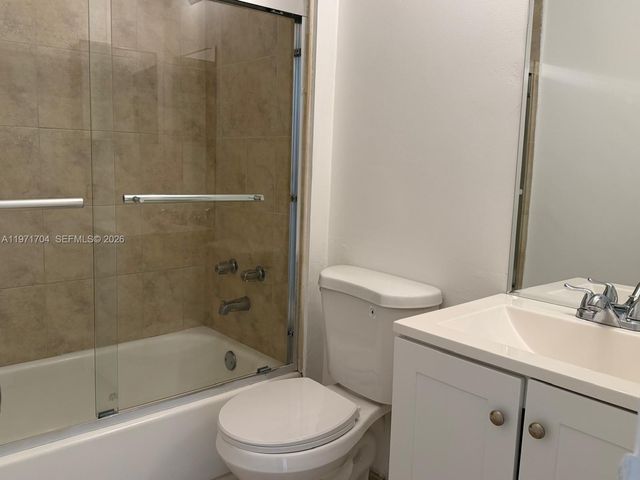 631 Cypress Lake Blvd M17, Deerfield Beach, FL 33064