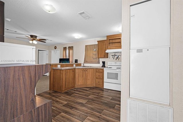 8709 SW 17th Court, Davie, FL 33324
