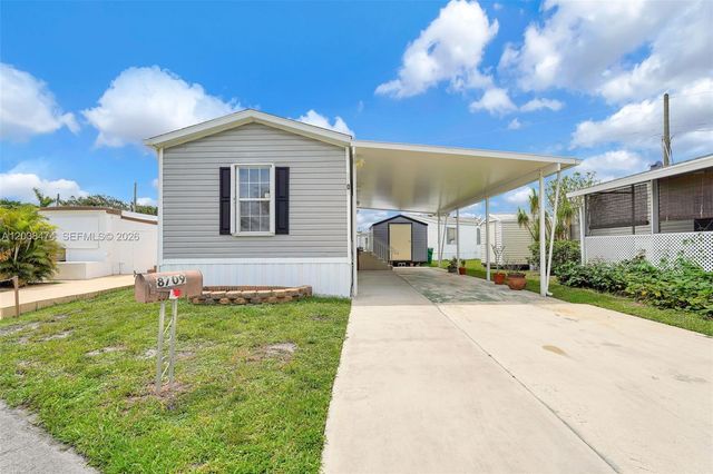 8709 SW 17th Court, Davie, FL 33324