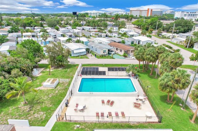8709 SW 17th Court, Davie, FL 33324
