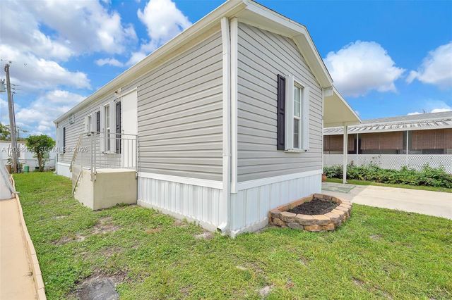 8709 SW 17th Court, Davie, FL 33324
