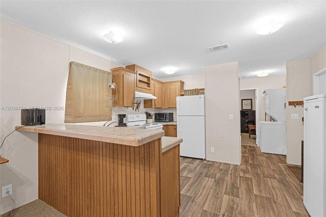 8709 SW 17th Court, Davie, FL 33324