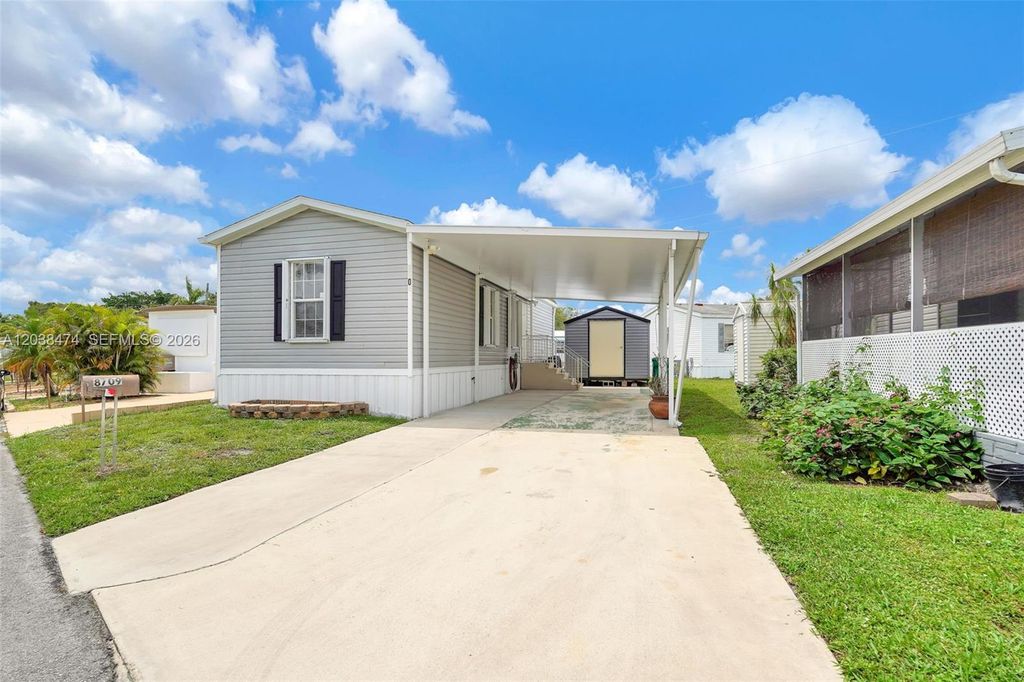 8709 SW 17th Court, Davie, FL 33324