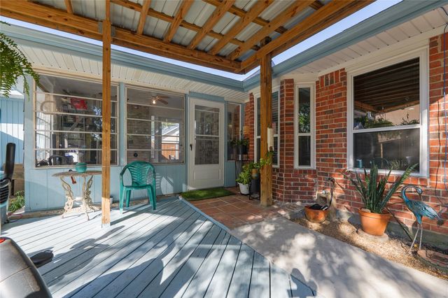 5004 Donald Street, Seabrook, TX 77586