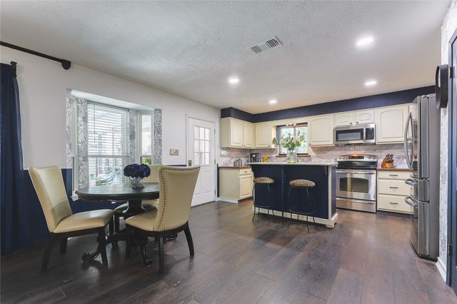 5004 Donald Street, Seabrook, TX 77586