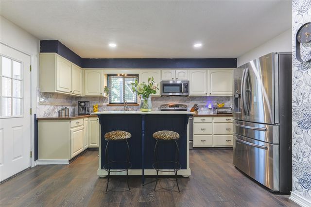 5004 Donald Street, Seabrook, TX 77586