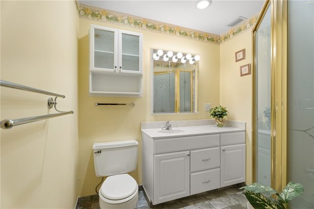 60 Woodland Drive 202, Vero Beach, FL 32962