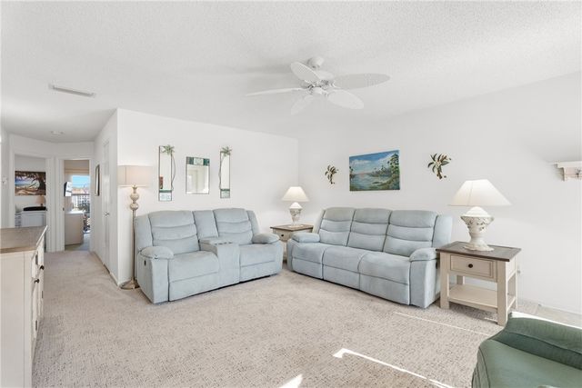 60 Woodland Drive 202, Vero Beach, FL 32962