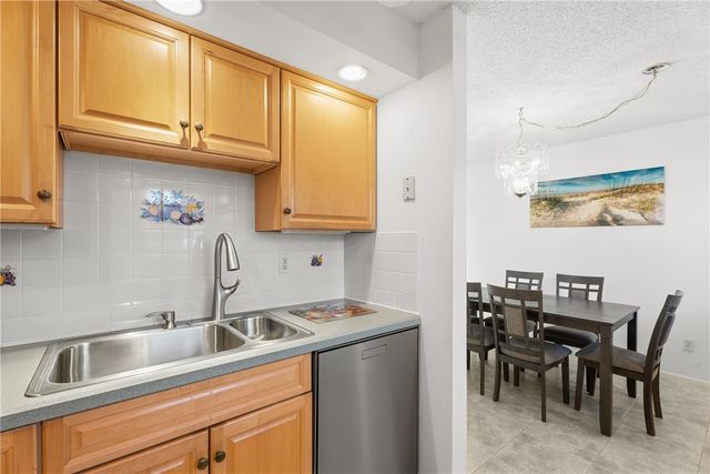 60 Woodland Drive 202, Vero Beach, FL 32962