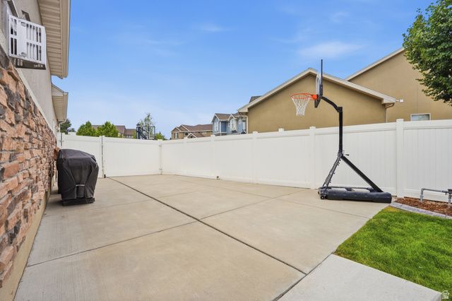 10509 S BROOKLYN VIEW LN, South Jordan, UT 84095